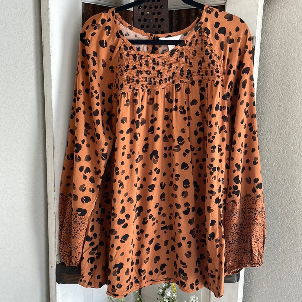 Cute maternity top!